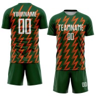 Benutzerdefinierte grün weiß-orange Zickzack-Form Sublimation Fußball Uniform Trikot Benutzerdefinierte grün weiß-orange Zickzack-Form Sublimation Fußball Uniform Trikot